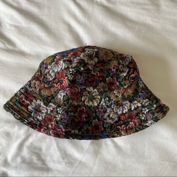 Vintage Accessories - VTG granny tapestry floral bucket hat